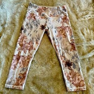 Calia 3/4 length leggings, size medium​​​